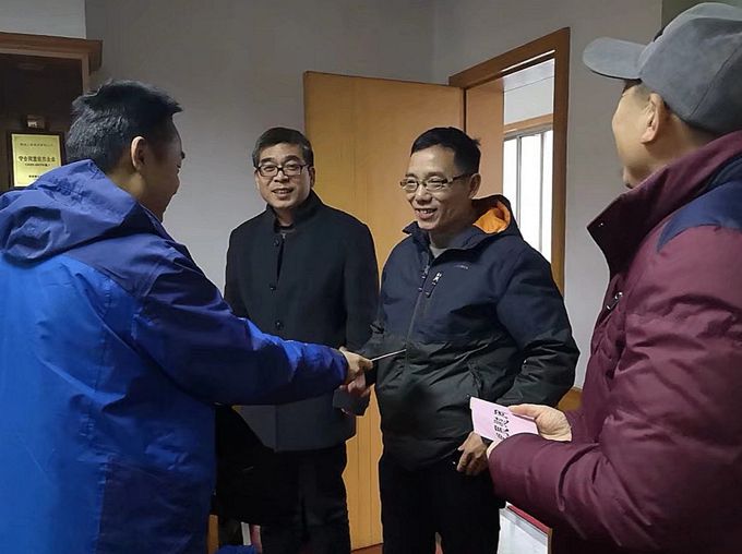 公司黨政工領(lǐng)導(dǎo)春節(jié)前走訪慰問老黨員、勞動模范和生活困難黨員群眾